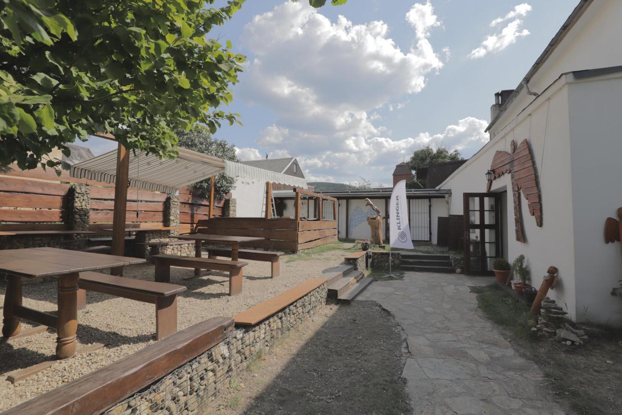 Bike Bistro A Penzion U Vsech Andelu Nove Mesto pod Smrkem Exterior photo